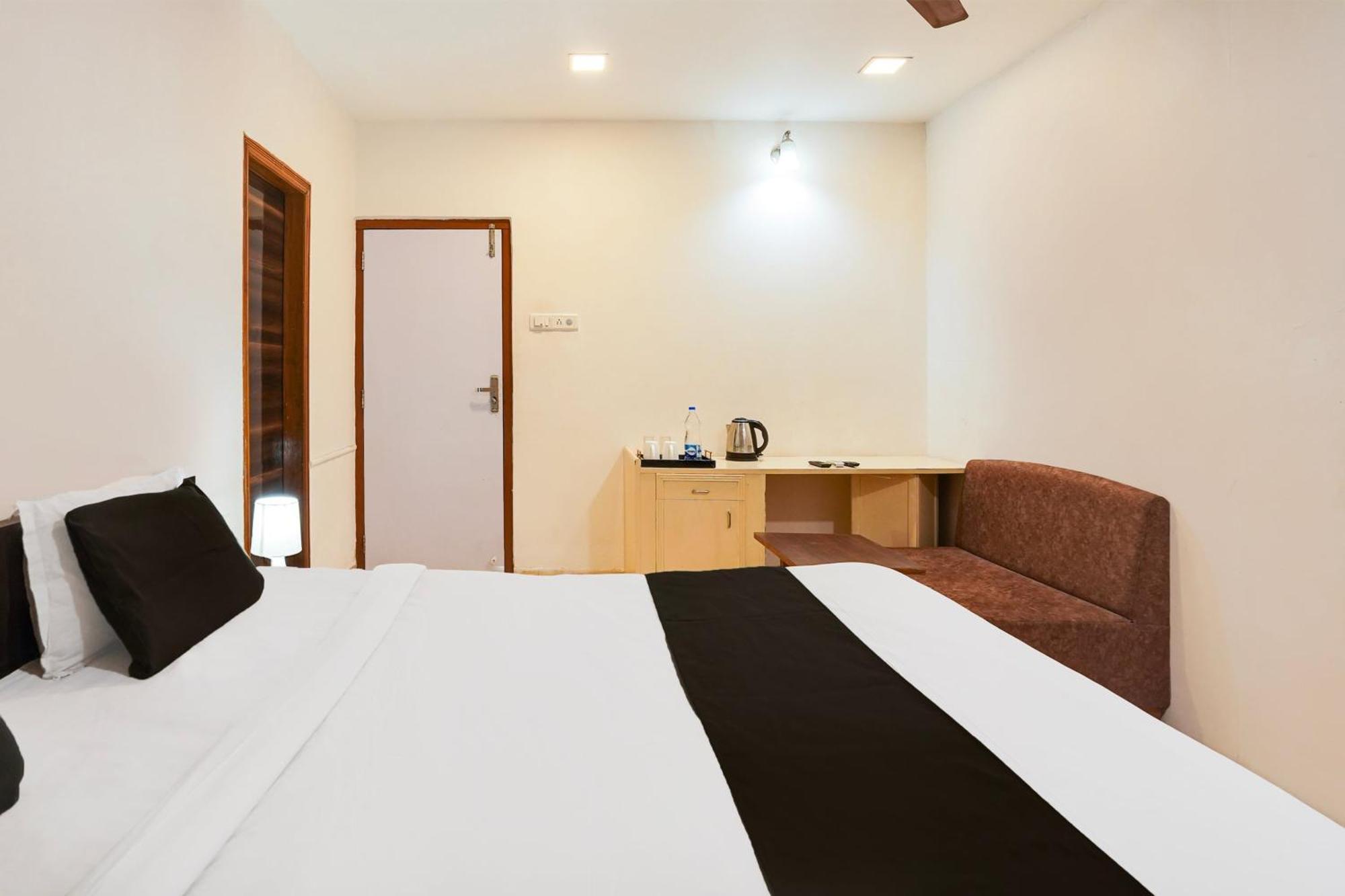Hotel O Bridge Ahmedabad Ngoại thất bức ảnh