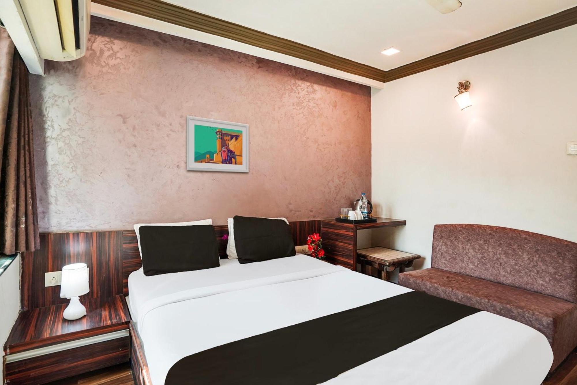 Hotel O Bridge Ahmedabad Ngoại thất bức ảnh