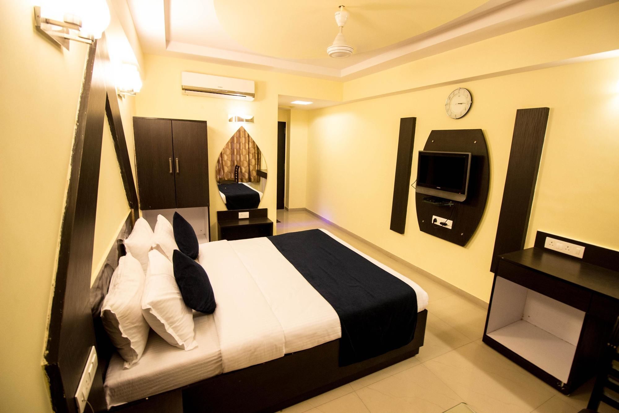 Hotel O Bridge Ahmedabad Ngoại thất bức ảnh