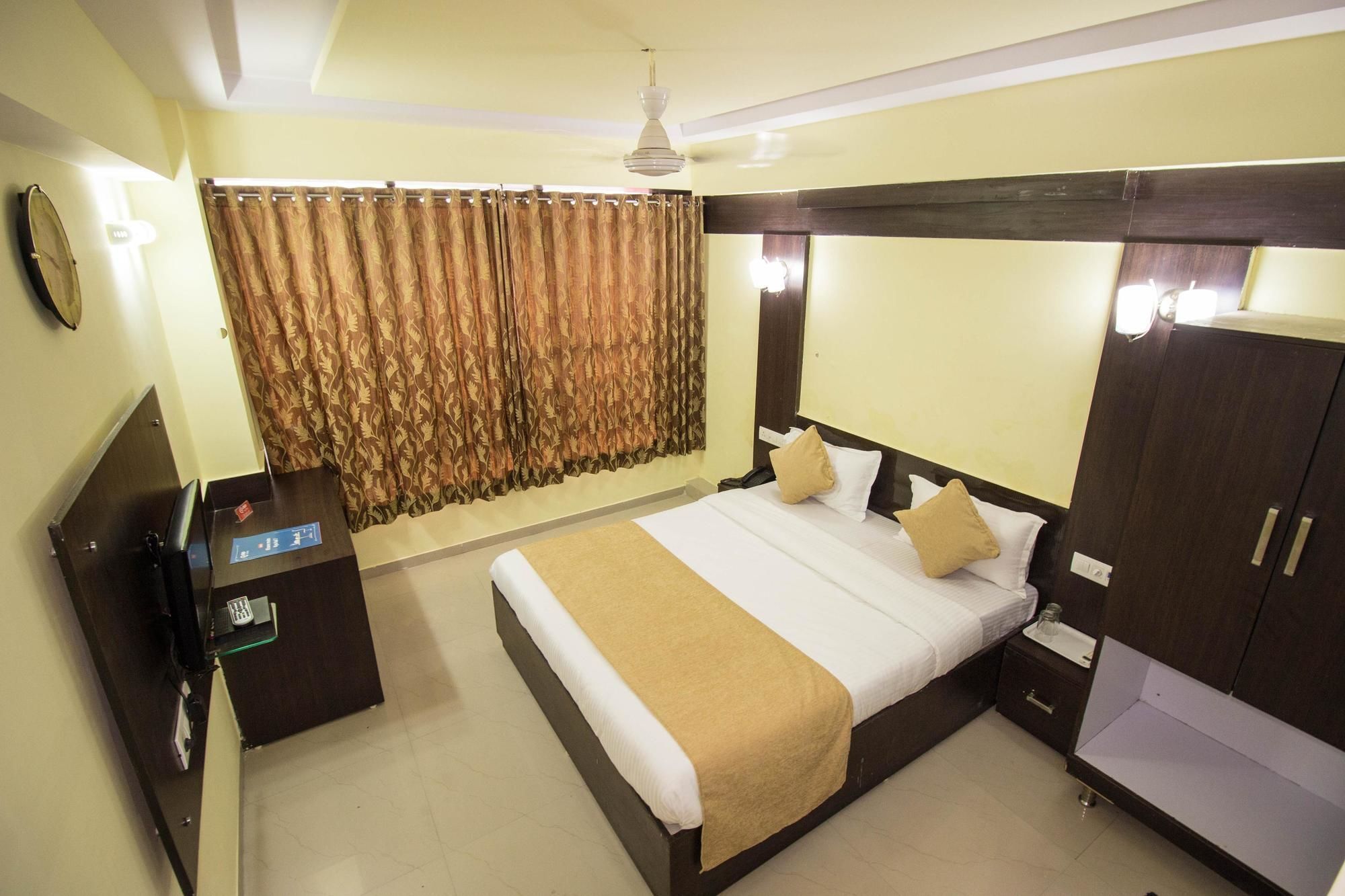 Hotel O Bridge Ahmedabad Ngoại thất bức ảnh