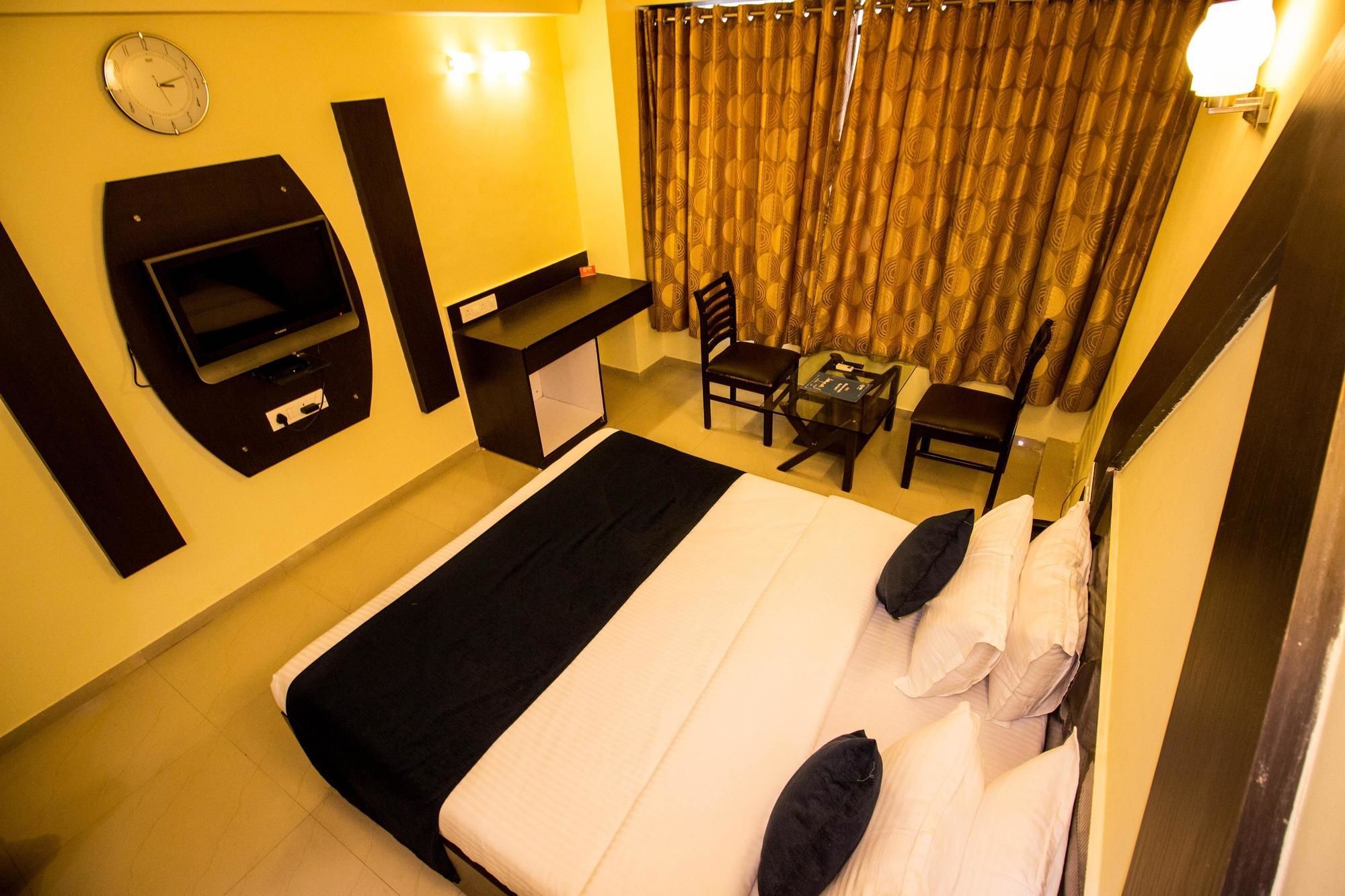 Hotel O Bridge Ahmedabad Ngoại thất bức ảnh